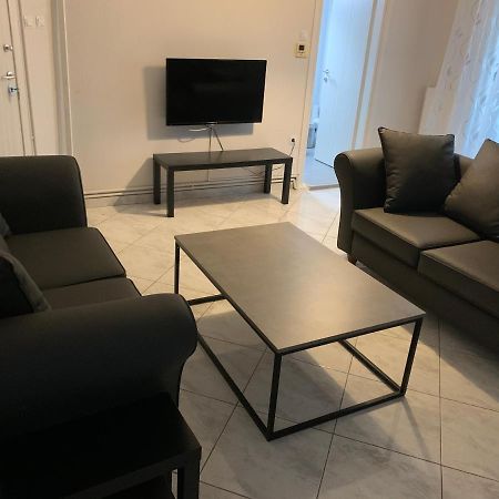 Apartment 30M From The Sea Thessaloniki Buitenkant foto